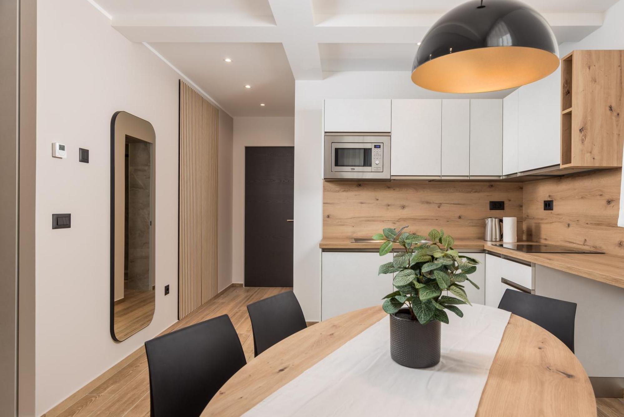 Belinda Apartments With Balcony & Private Parking Opatija Eksteriør billede