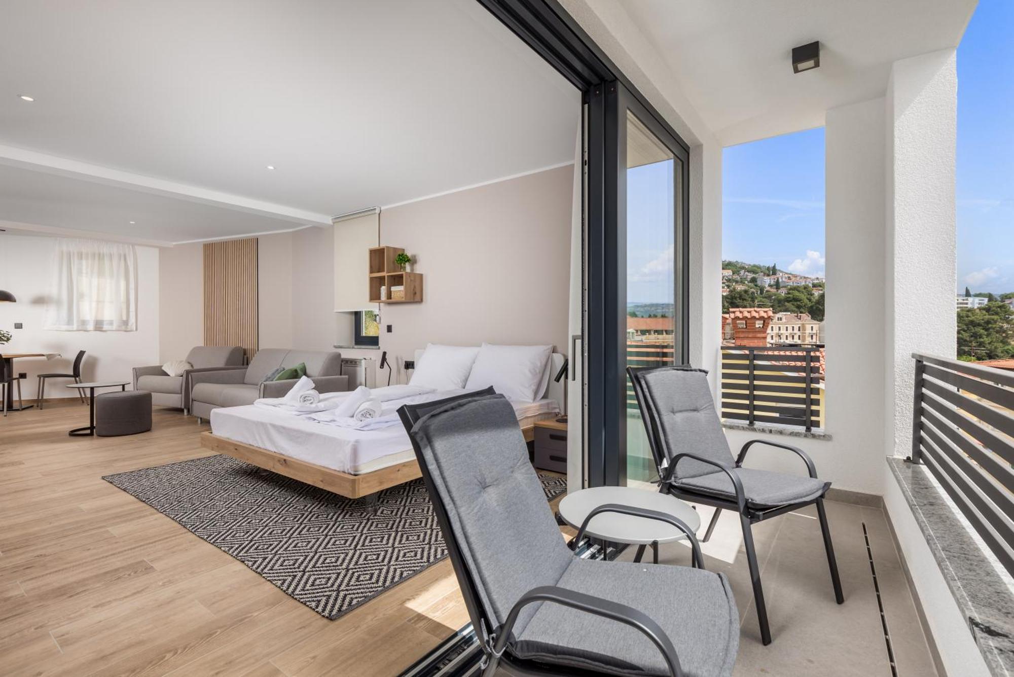 Belinda Apartments With Balcony & Private Parking Opatija Eksteriør billede