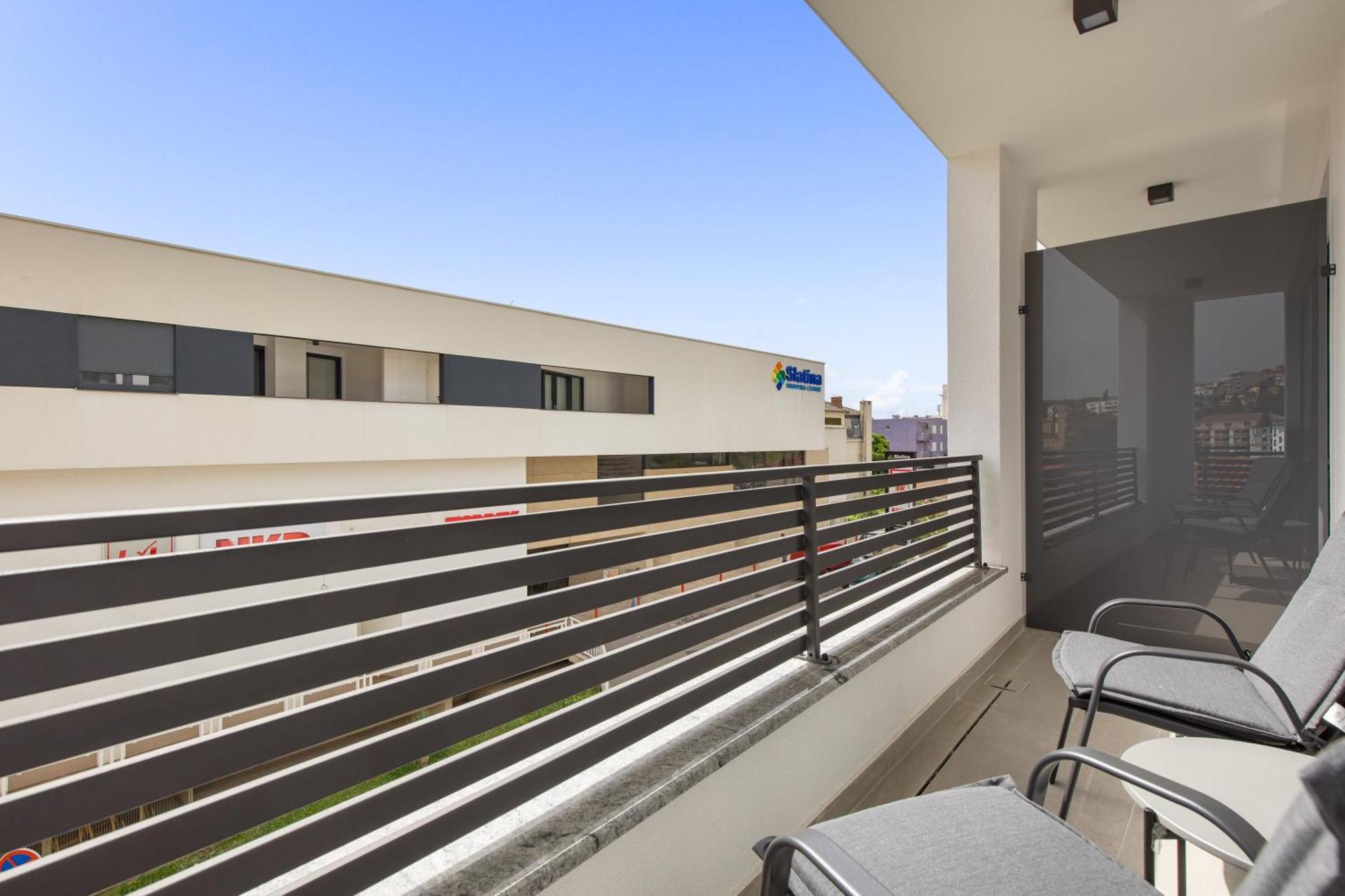Belinda Apartments With Balcony & Private Parking Opatija Eksteriør billede
