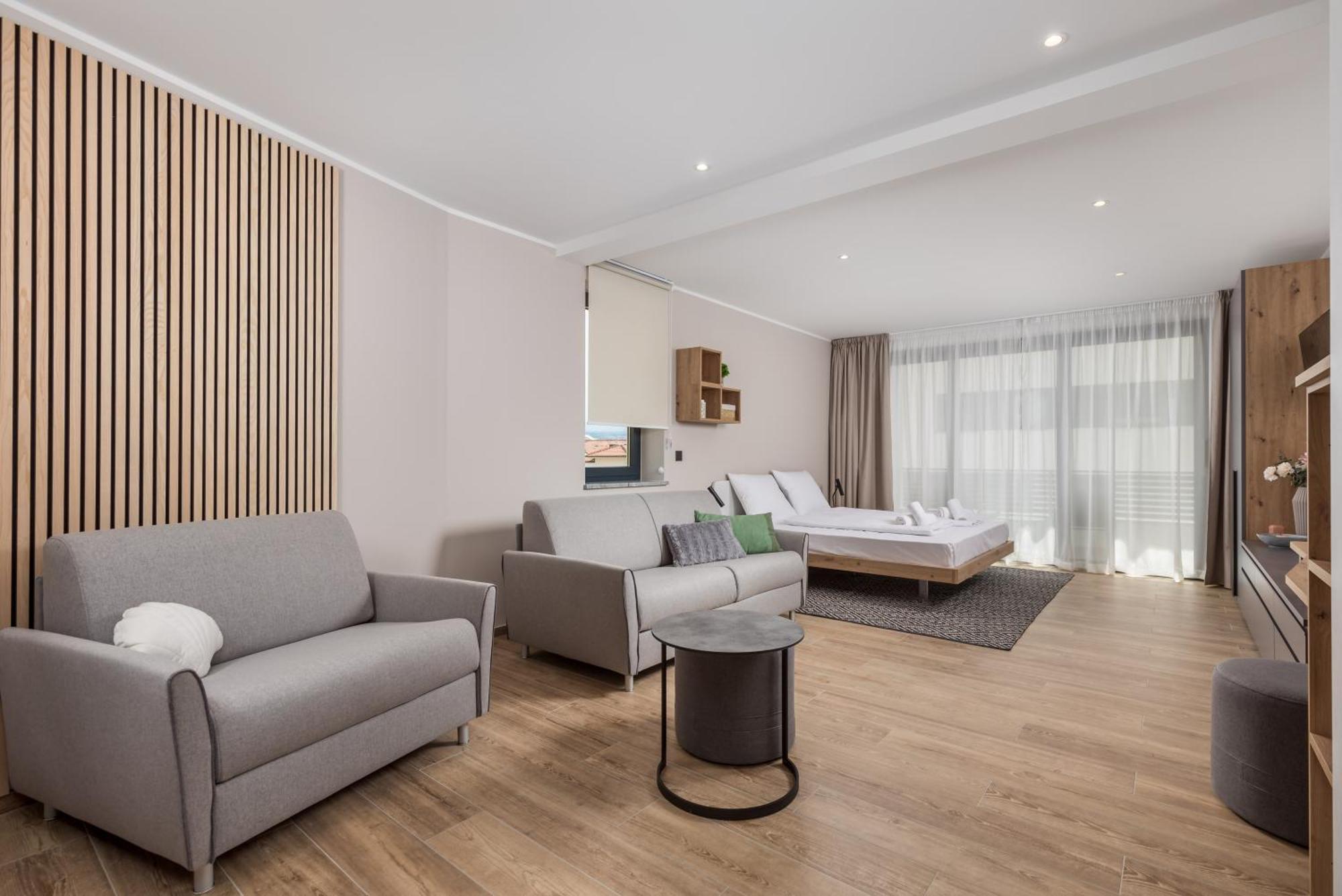 Belinda Apartments With Balcony & Private Parking Opatija Eksteriør billede