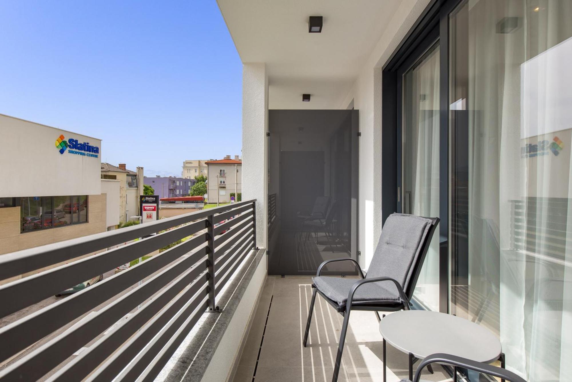Belinda Apartments With Balcony & Private Parking Opatija Eksteriør billede