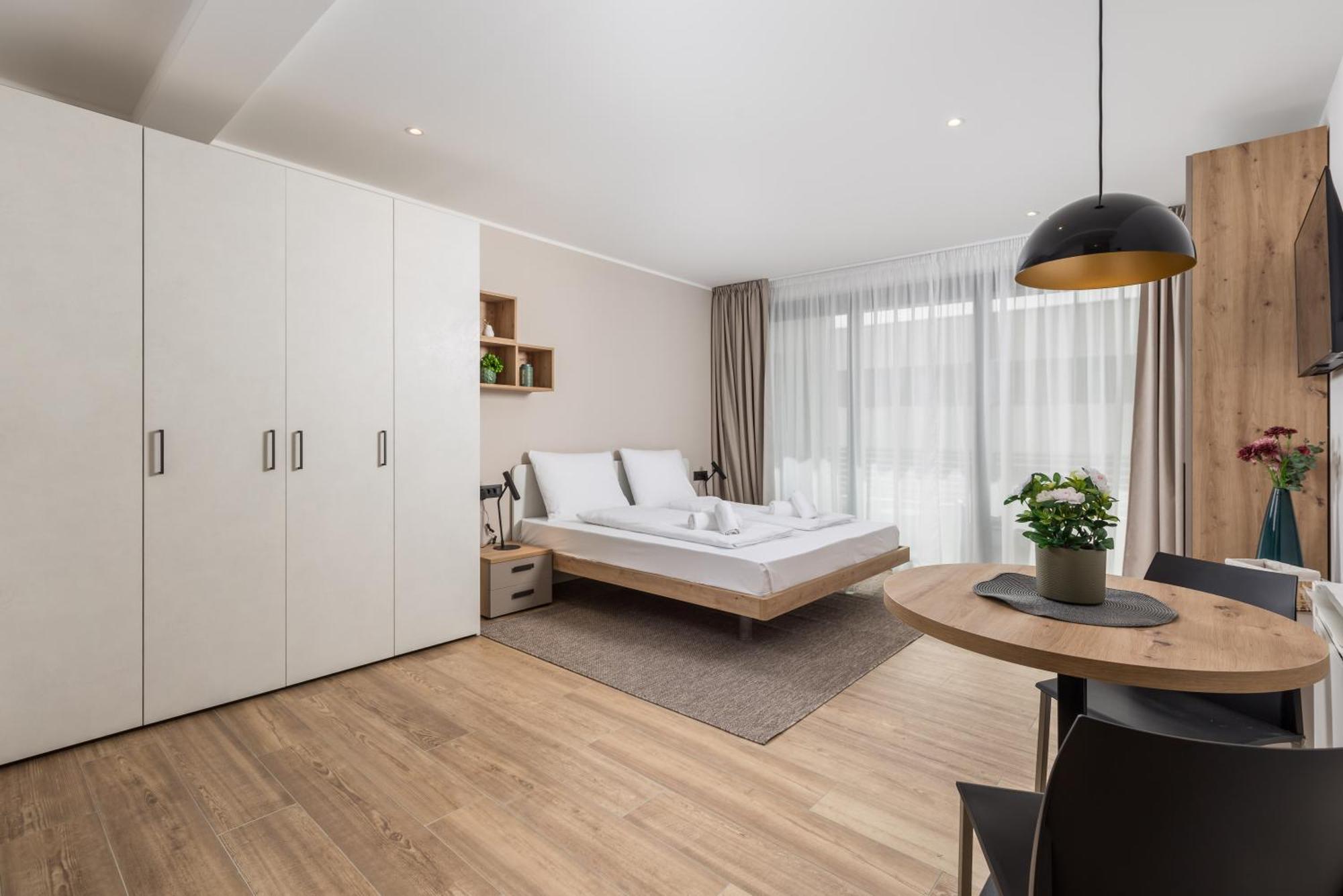 Belinda Apartments With Balcony & Private Parking Opatija Eksteriør billede