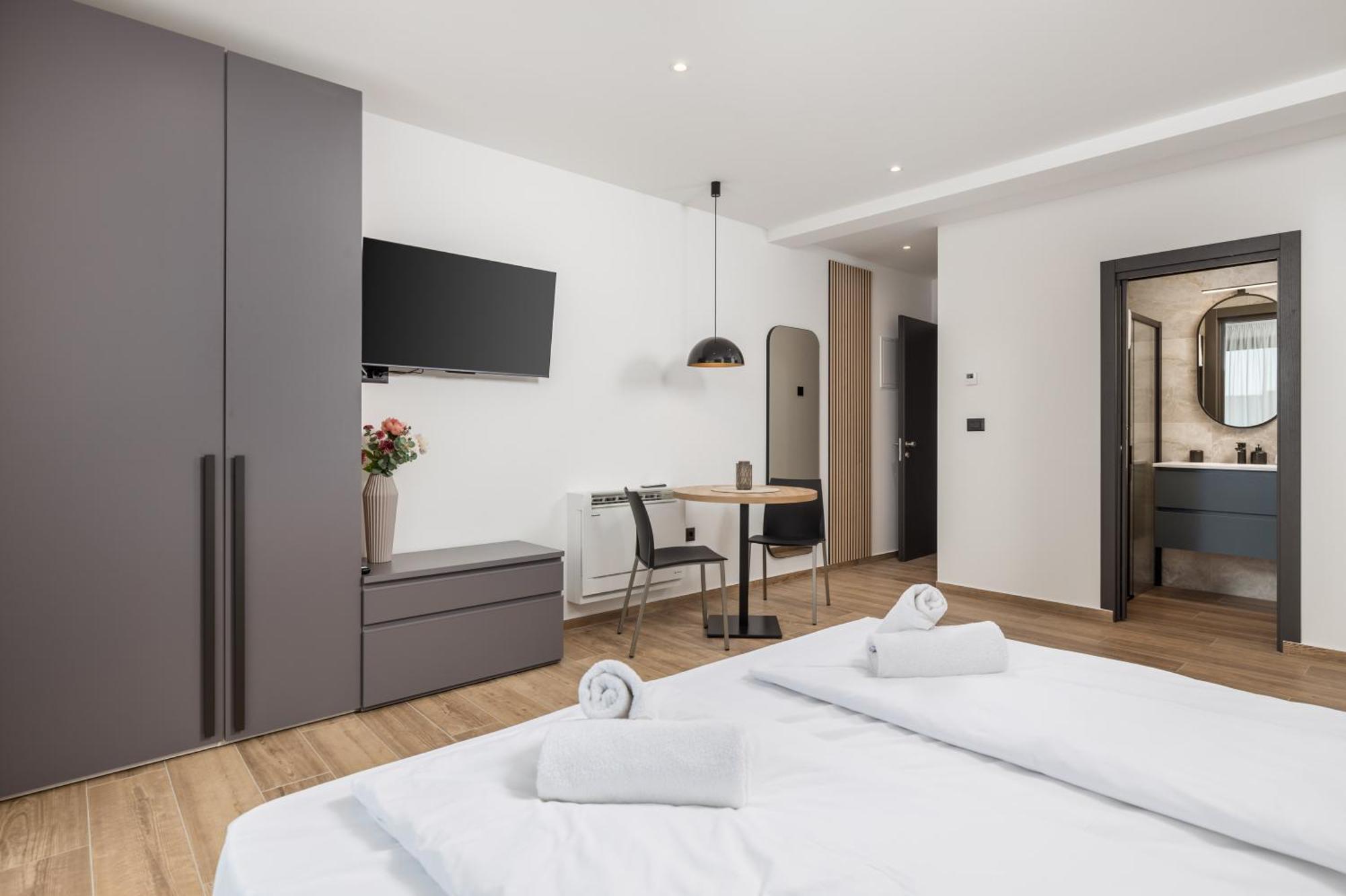 Belinda Apartments With Balcony & Private Parking Opatija Eksteriør billede