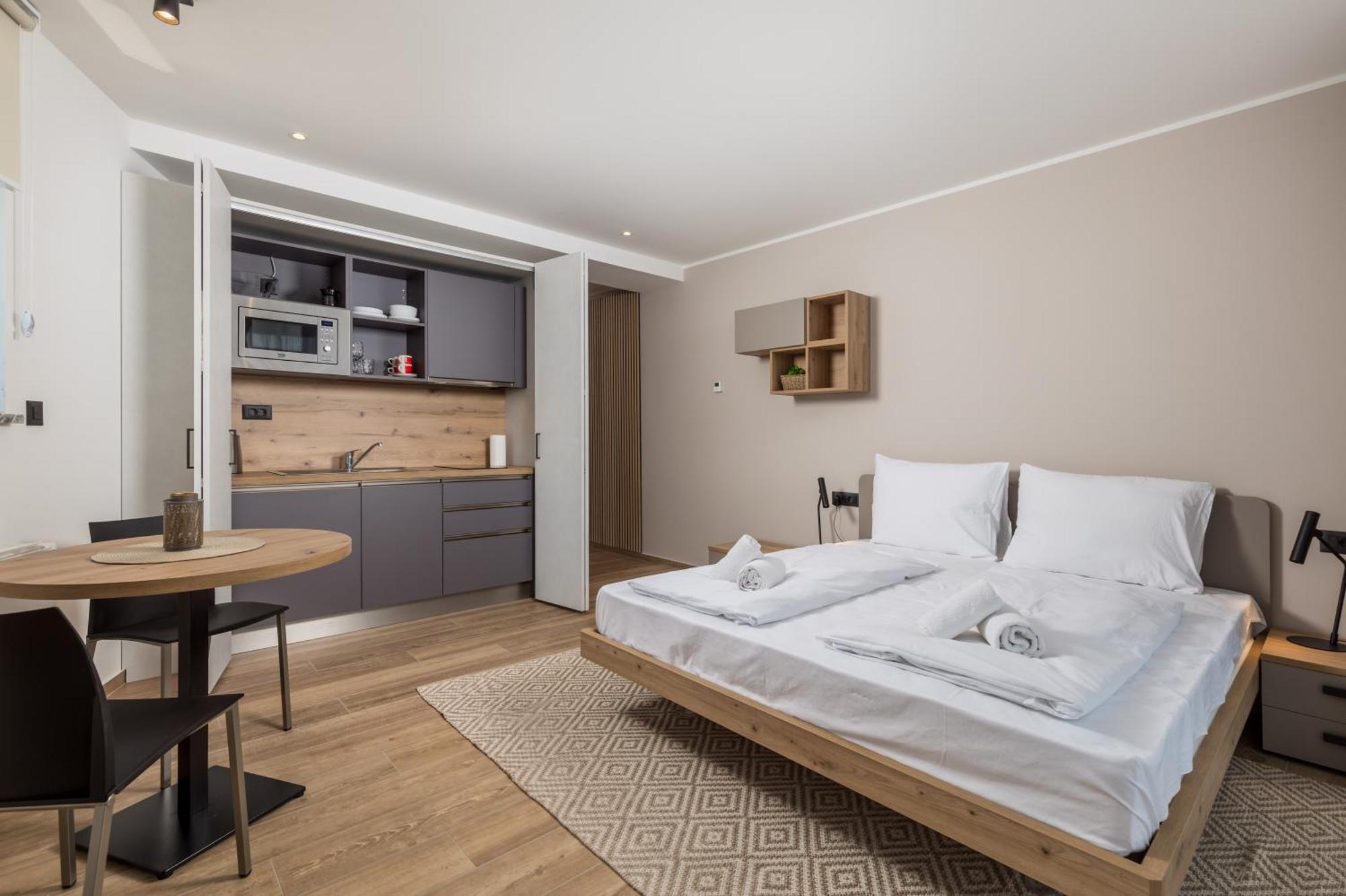 Belinda Apartments With Balcony & Private Parking Opatija Eksteriør billede