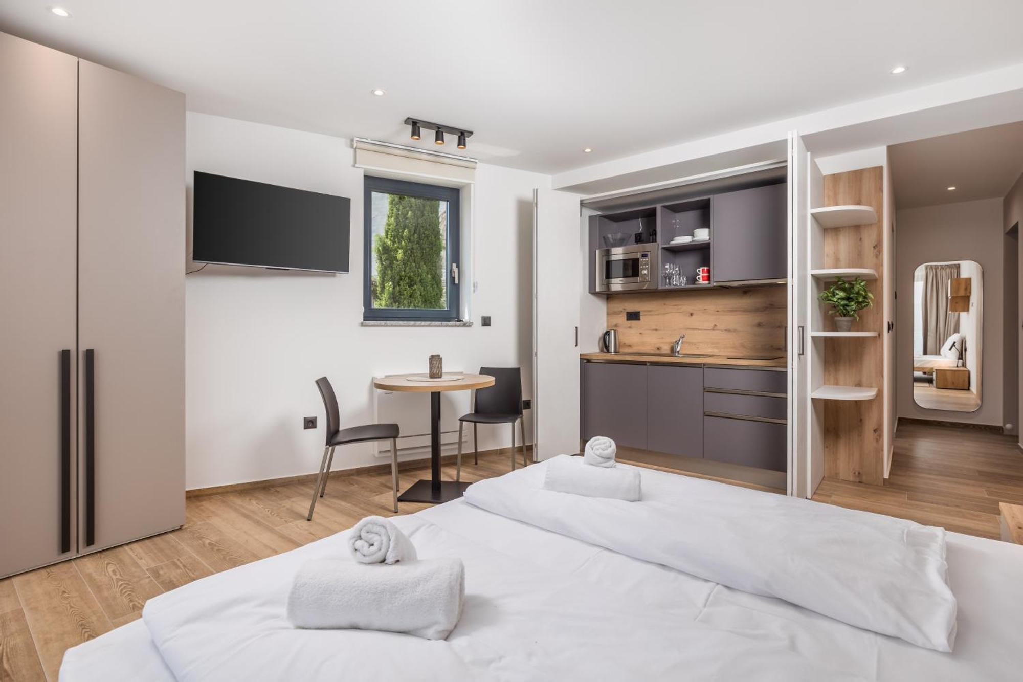 Belinda Apartments With Balcony & Private Parking Opatija Eksteriør billede