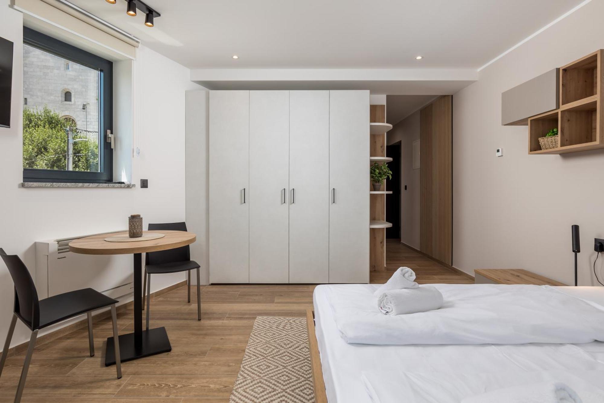 Belinda Apartments With Balcony & Private Parking Opatija Eksteriør billede